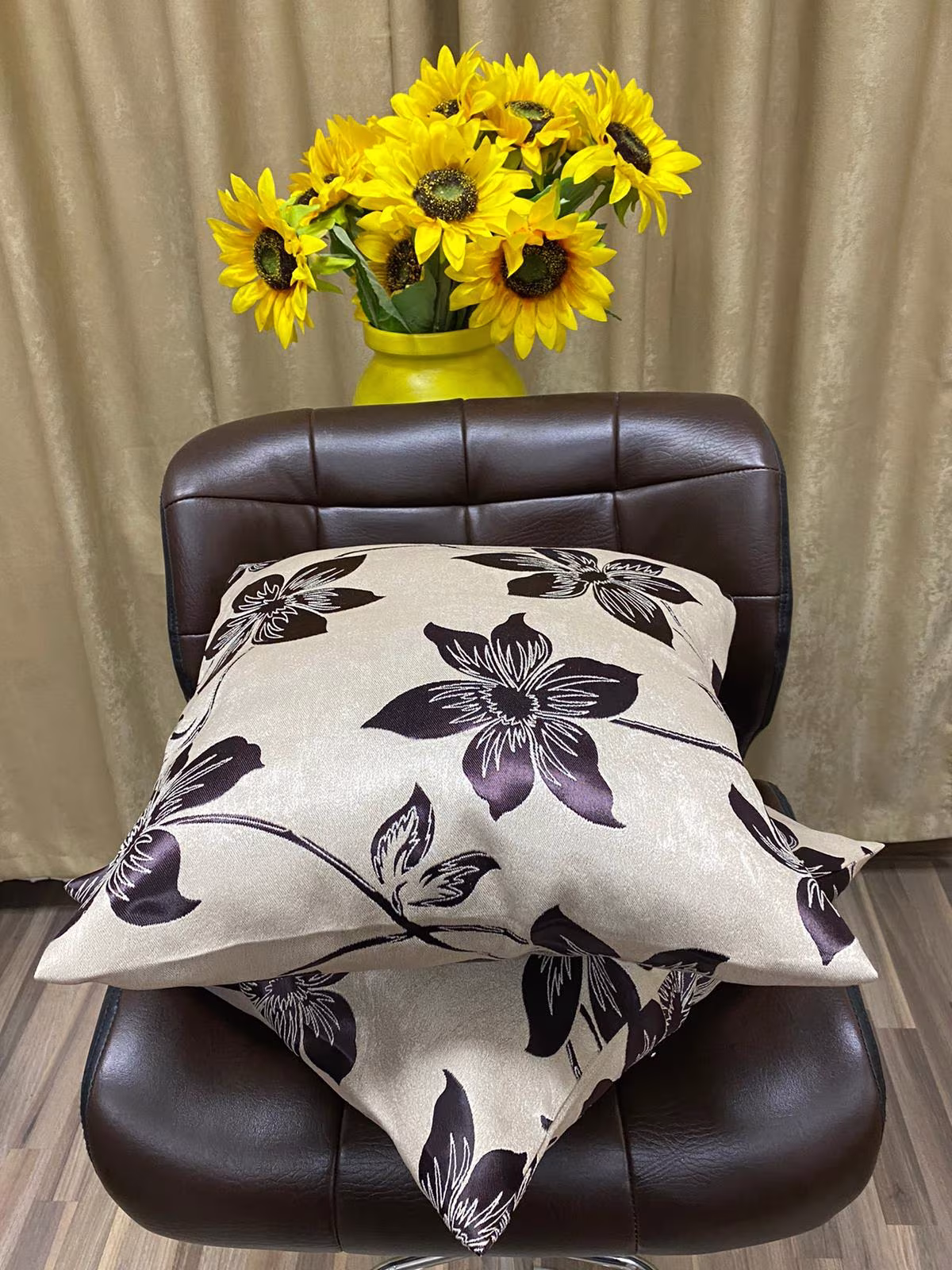 Set doua huse 40x40cm, culoare bej/maro, "Wenge Flowers" pentru perne decorative by Liz Line-Deco14 - imagine 3