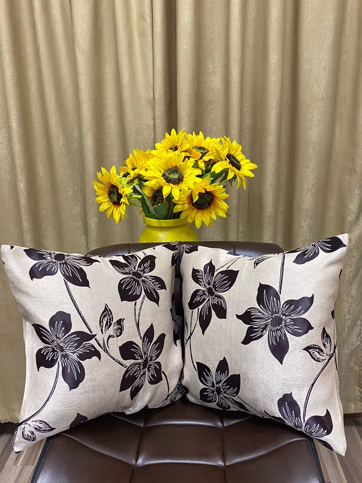 Set doua huse 40x40cm, culoare bej/maro, "Wenge Flowers" pentru perne decorative by Liz Line-Deco14 - imagine 4