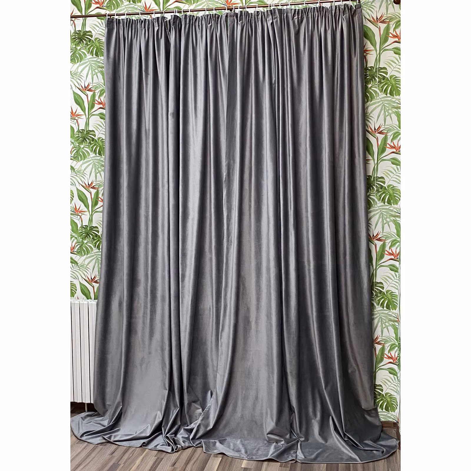Set doua draperii catifea, cu rejansa, culoare gri deschis, colectia „Velvet by Liz Line – Platinum gray” 2x300x245cm, by Liz Line – SD0043